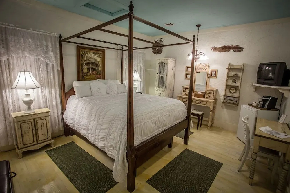 Comfort Double Cottage with balcony (full double bed)