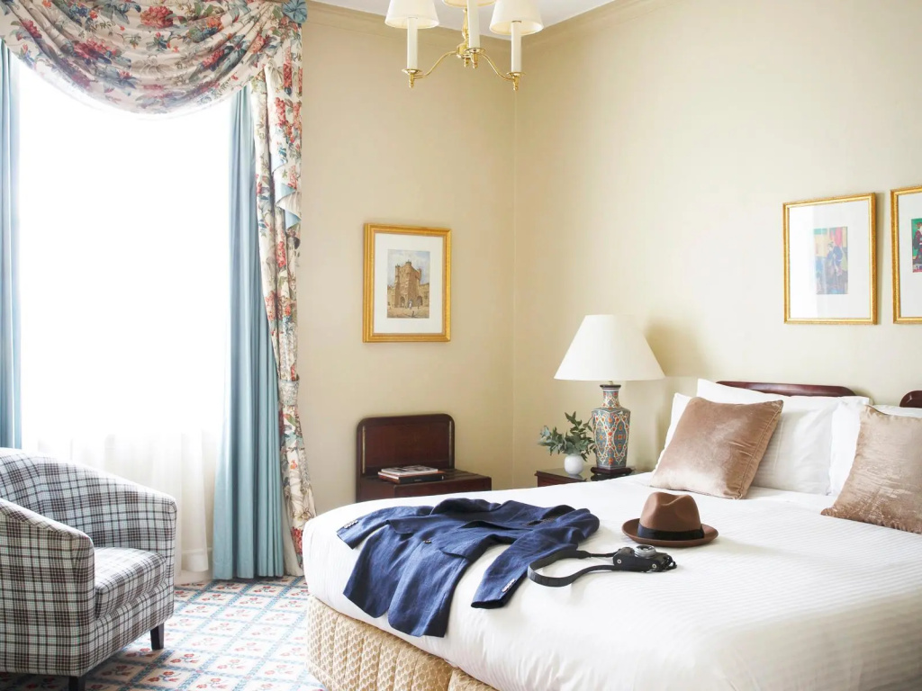 Double Junior Suite (full double bed)