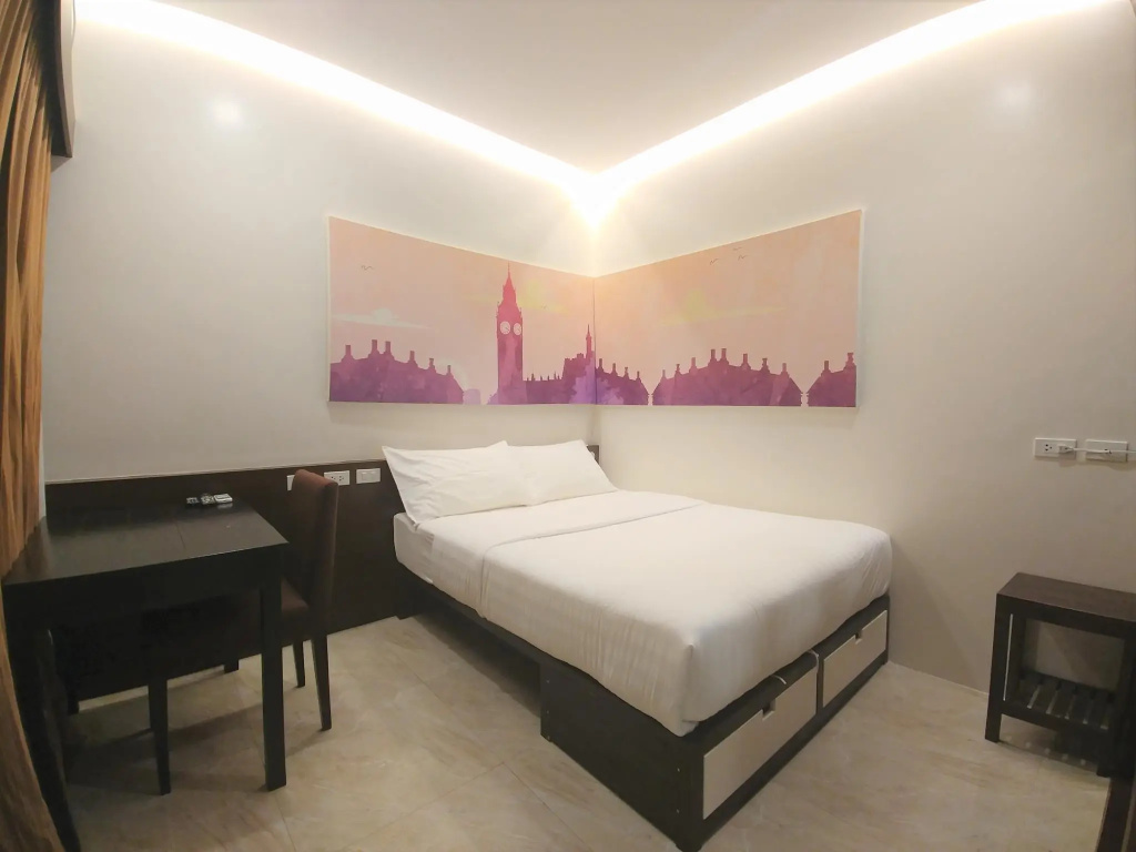 Double Studio (full double bed)