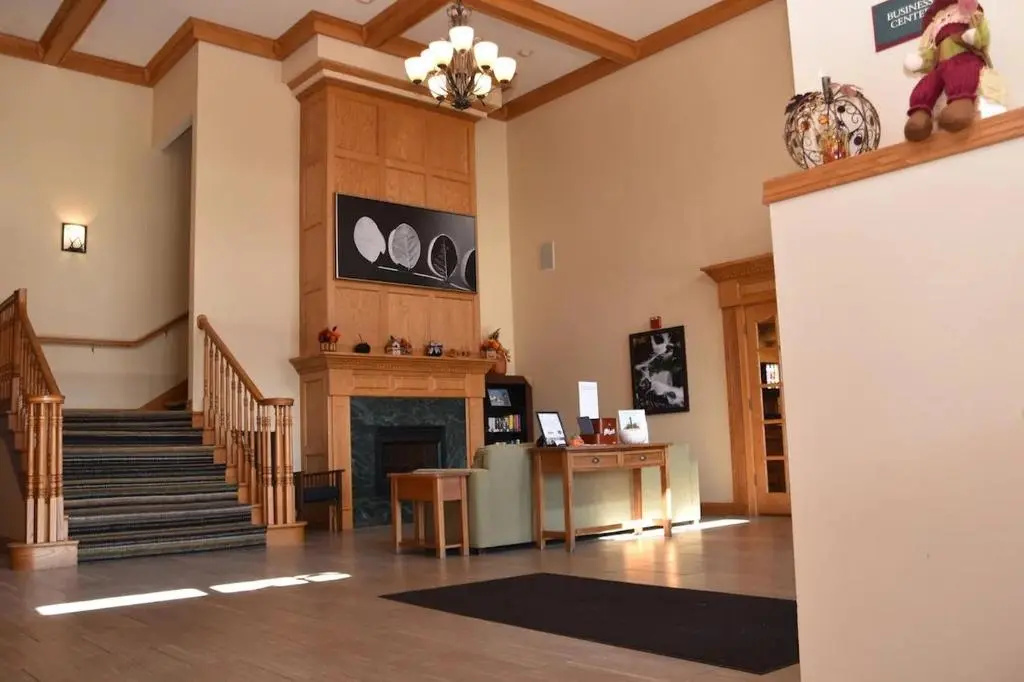 Lobby & Reception