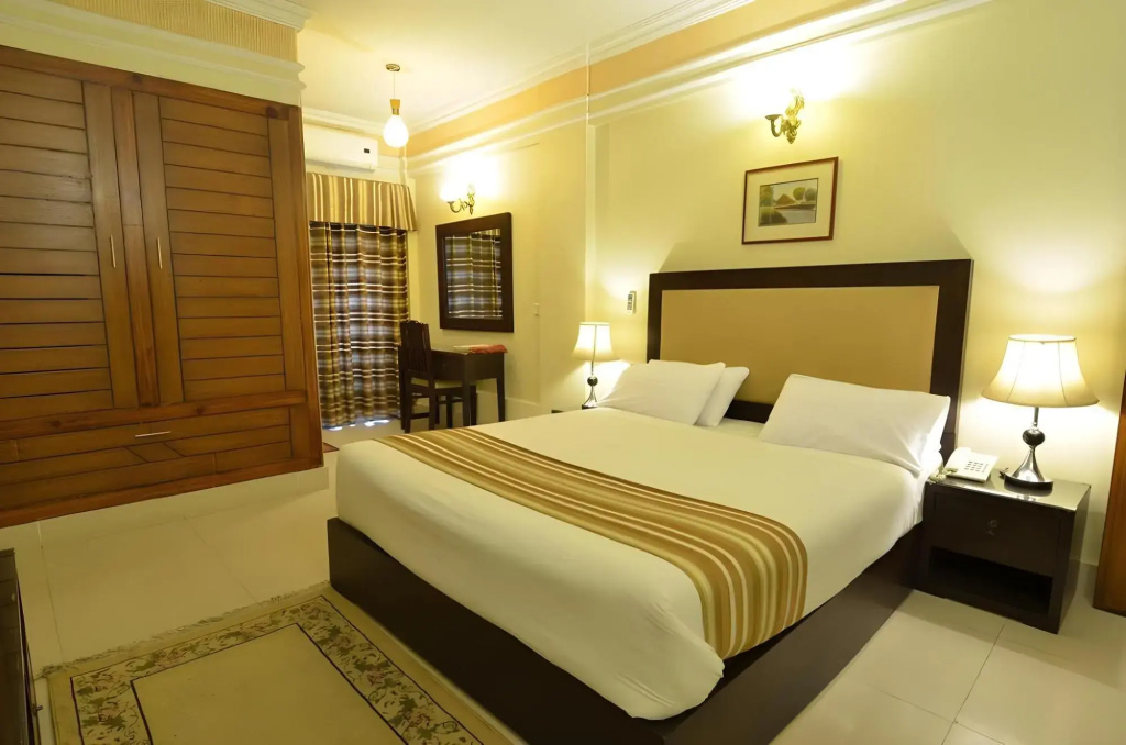 Pak Continental Hotel