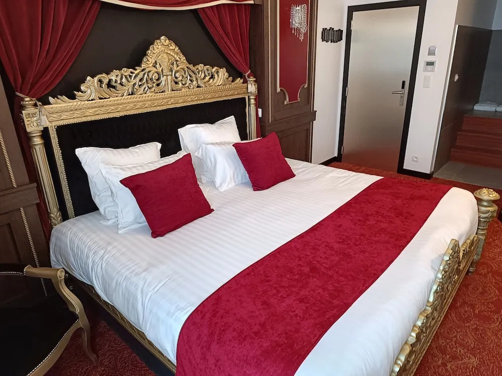 Royal room