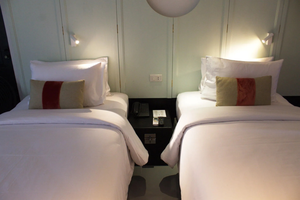 Hotel Ping Silhouette - Général