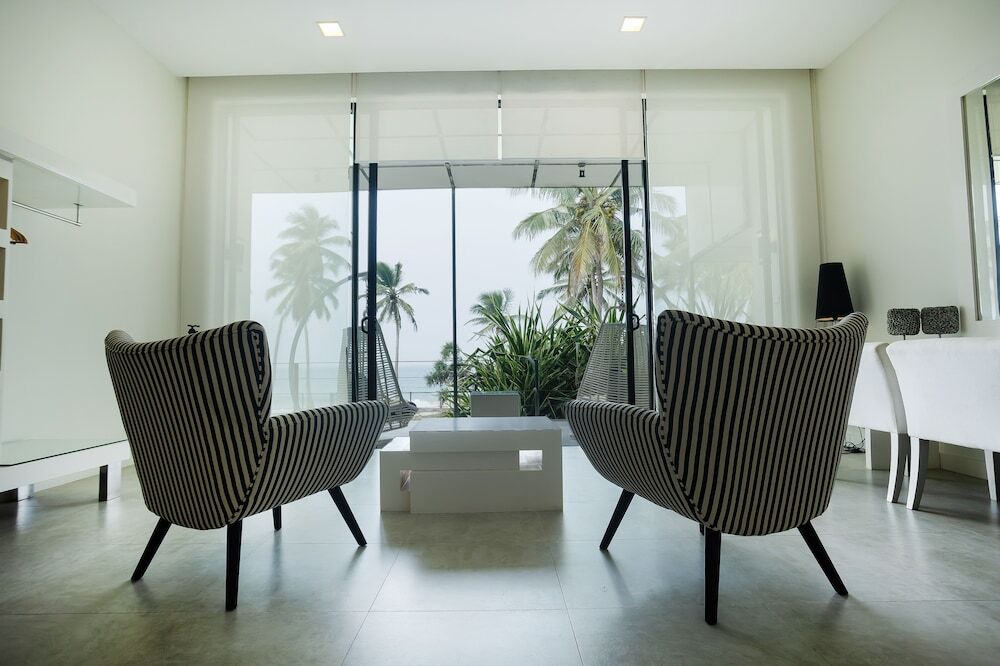 Green Turtle Villa By The Serendipity Collection