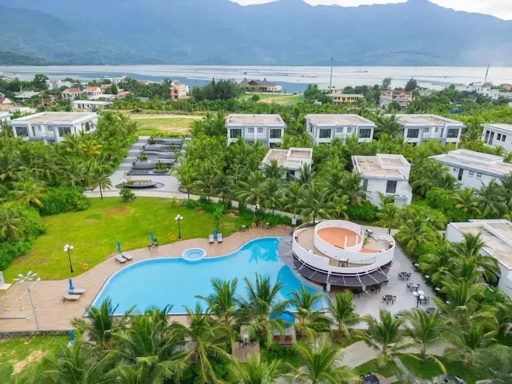 LangCo Bay Retreat