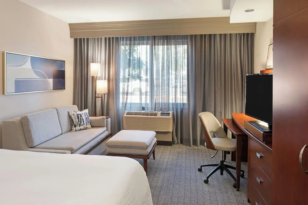 Courtyard by Marriott Long Beach Airport - Chambres