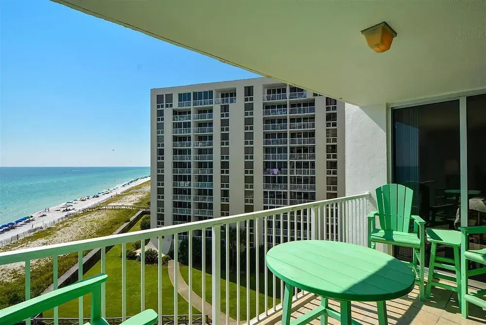 Shoreline Towers 1073