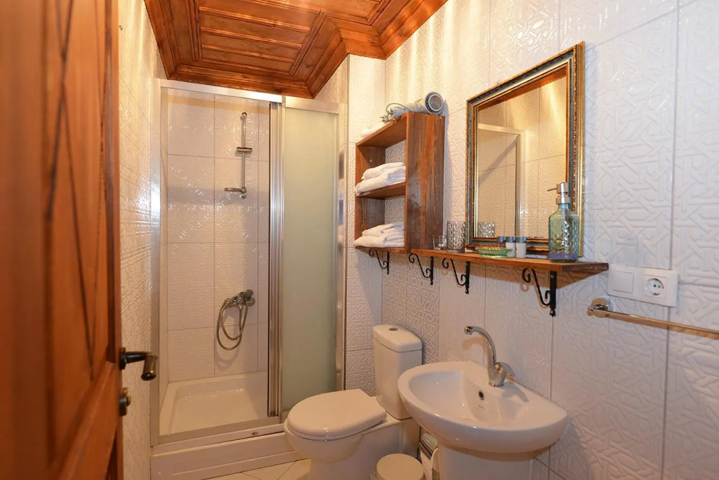 Economy room
