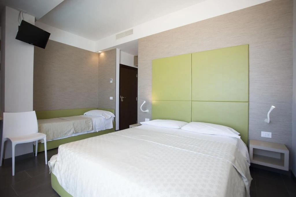Hotel Excelsior — 3