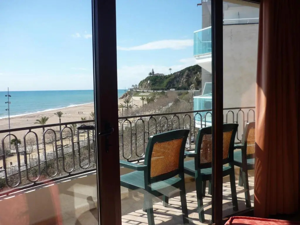 Standard Triple room seafront