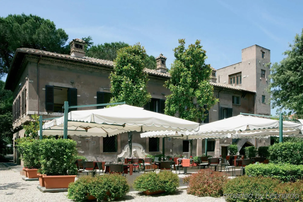 The Church Village - Général