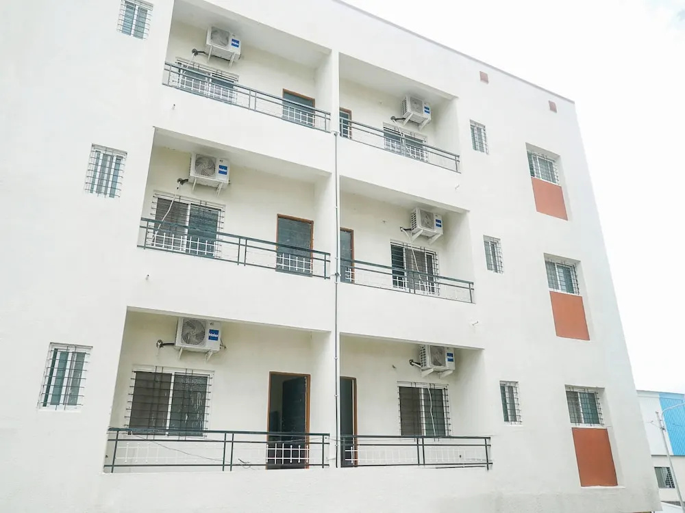 OYO 14747 Hotel Prathik
