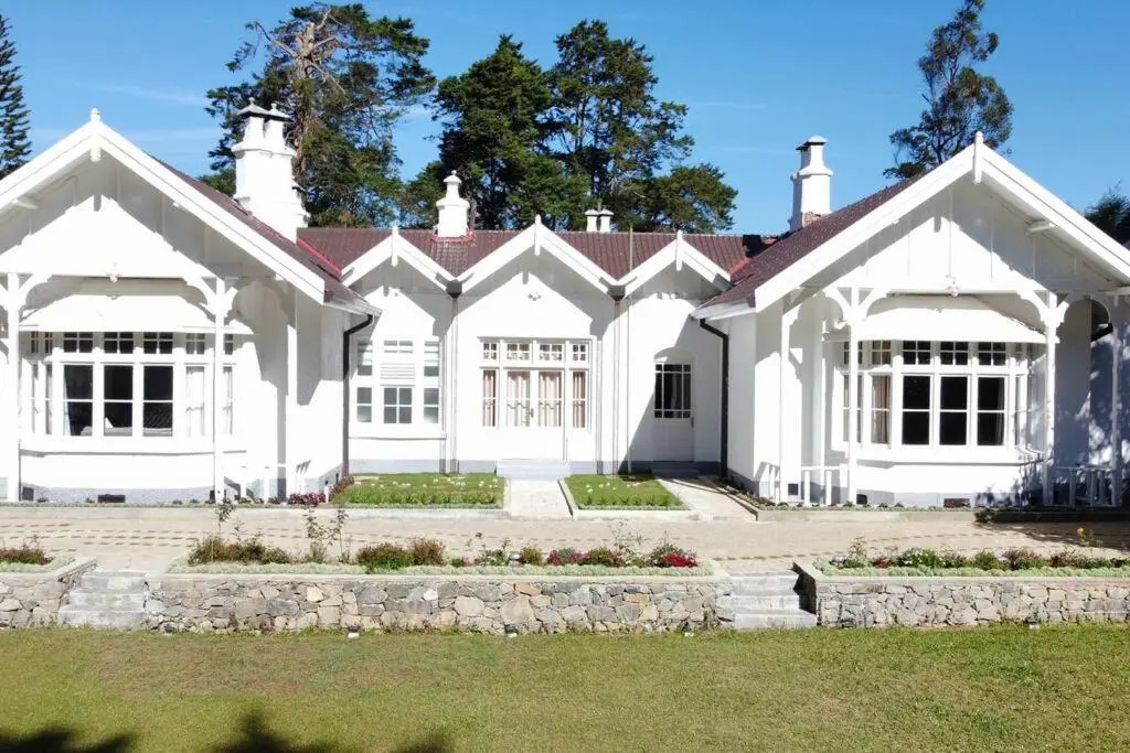 5-Bedroom Netherleigh Heritage Bungalow by Lake Gregory