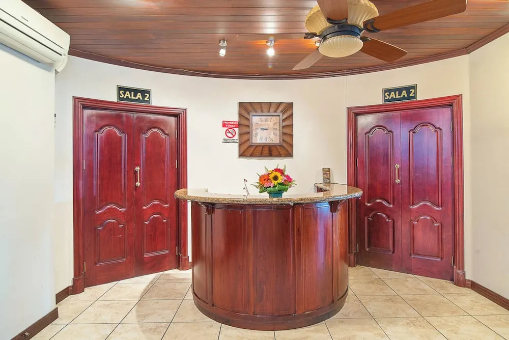 Lobby & Reception