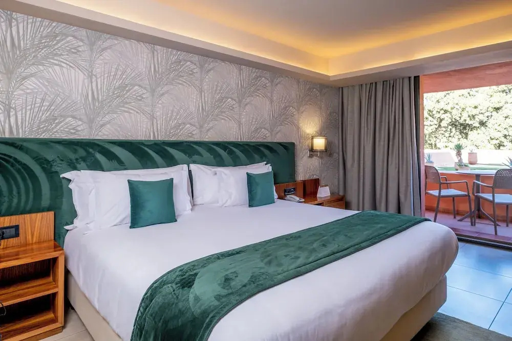 Premium Double room with garden view (full double bed)