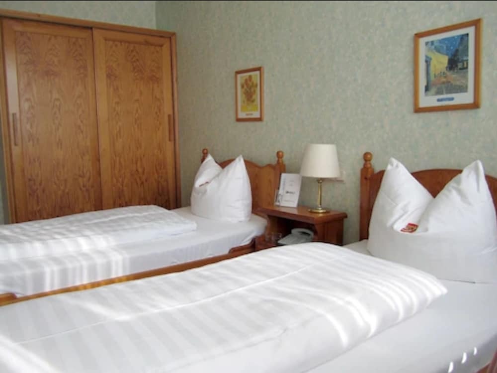 gallery_image_hidden_7