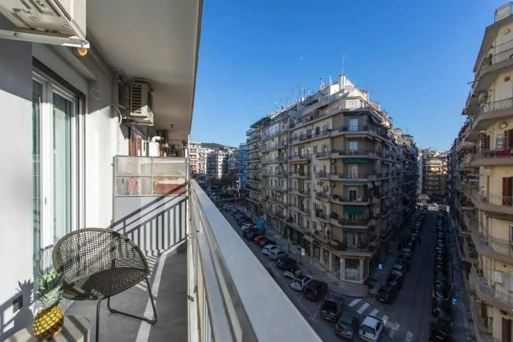 Fresh Downtown Modern 2 bdrm aptmt Thessaloniki
