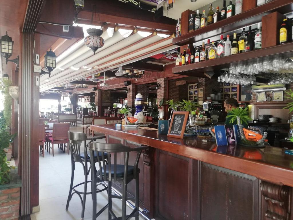 gallery_image_hidden_6