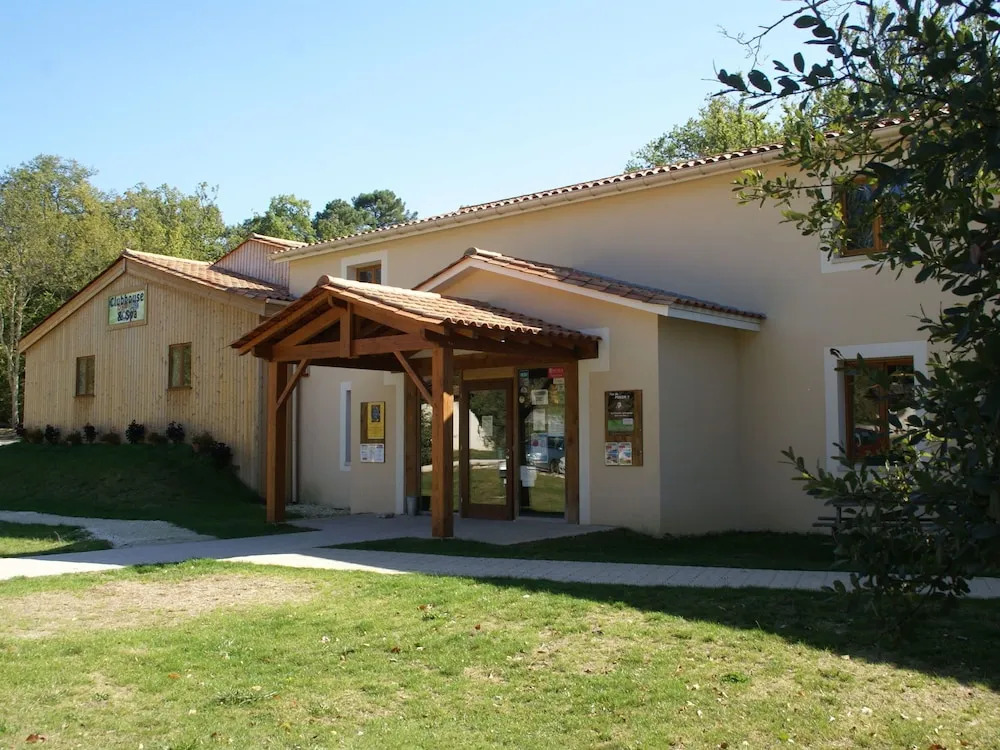 Cozy Bungalow In The Authentic French Countryside