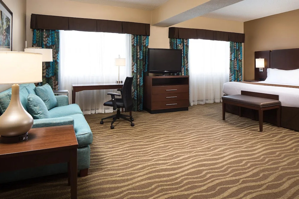 Holiday Inn & Suites Overland Park West by IHG - Chambres