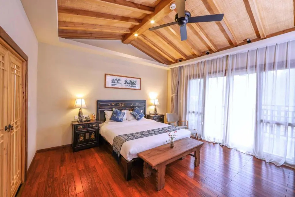 Standard Family room with pool view