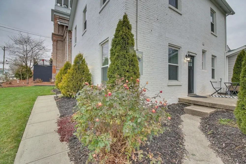 Historic Loveland Apt: Walk to Little Miami River!