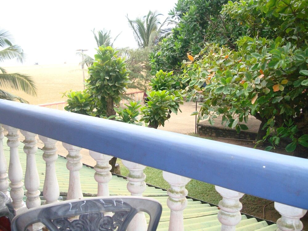 Topaz Beach Hotel