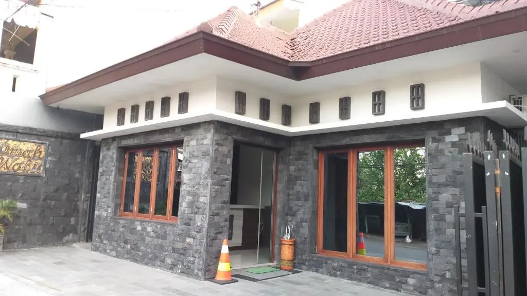 Omah Watu Homestay