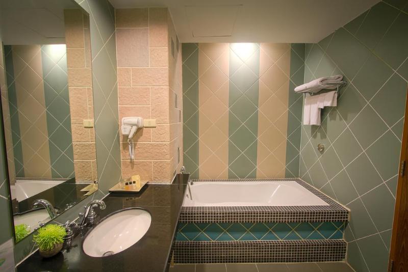Двухместный номер Superior с видом на море 2 отдельные кровати в Отель Long Beach Garden Hotel & Pavilions