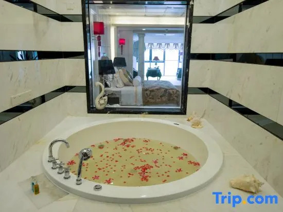 Номер Standard с 3 комнатами в Country Garden Silver Beach Hotel