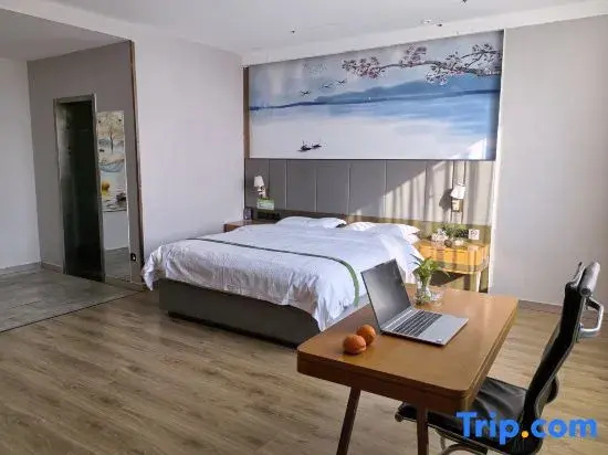 Superior Double room (full double bed)