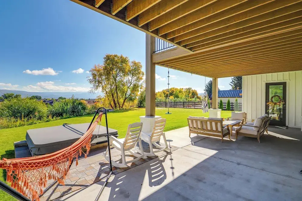 Midway Mountain Farmhouse: Hot Tub, Golf & Hiking