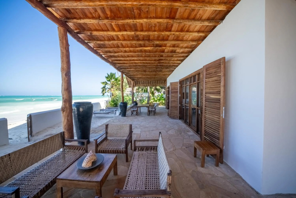 Beachfront Turtle House ZanzibarHouses