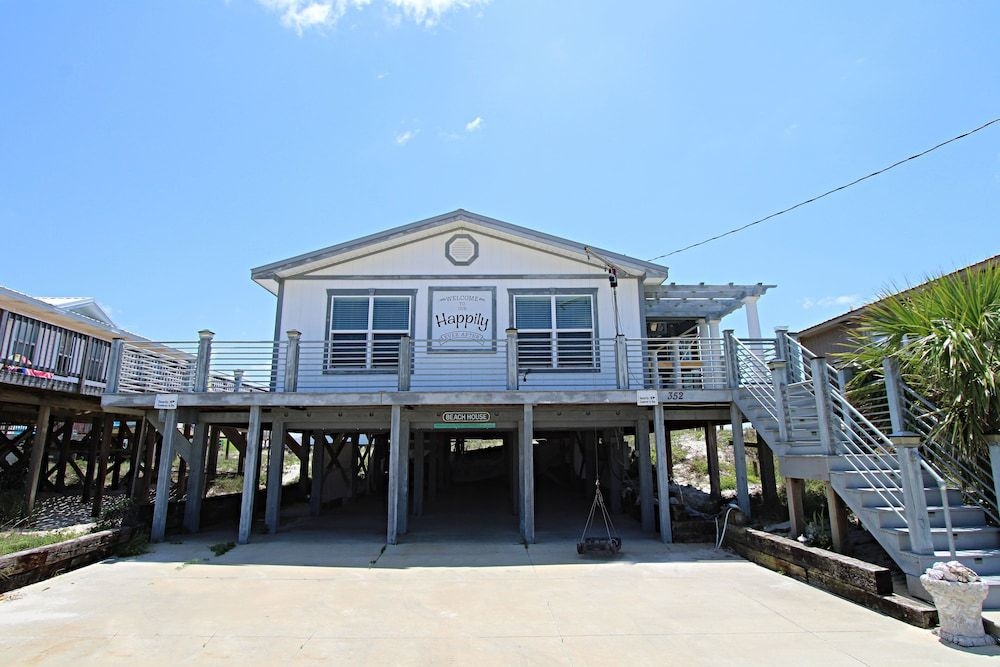 Sand In My Boots 3 Bedroom Home by Redawning