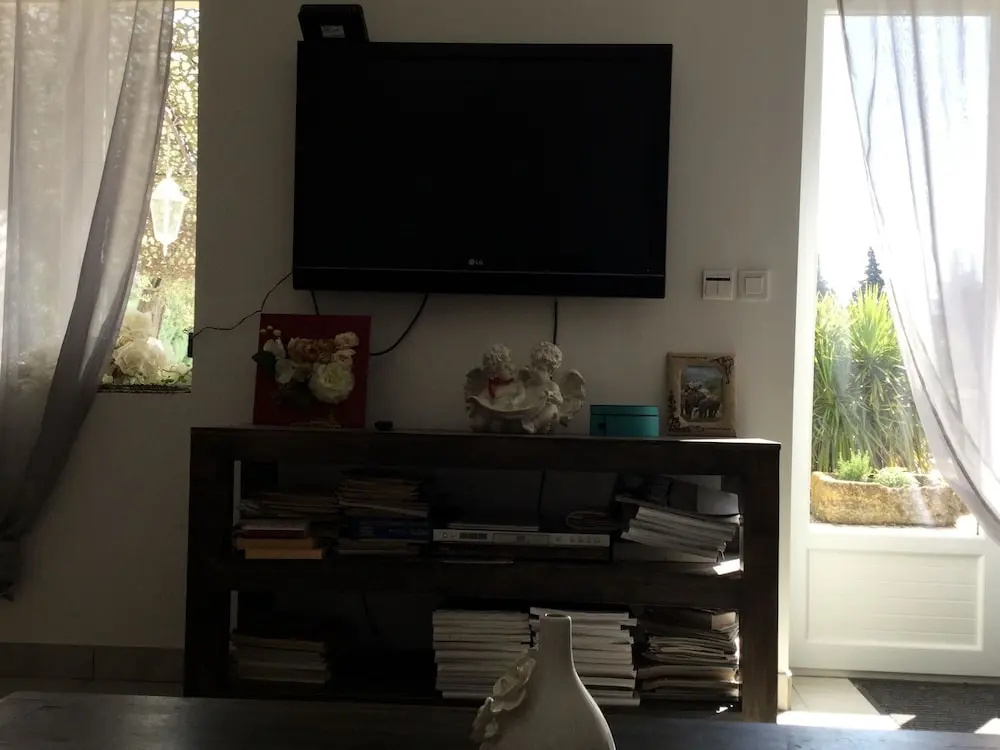 House With 4 Bedrooms in Roquemaure, With Pool Access, Enclosed Garden