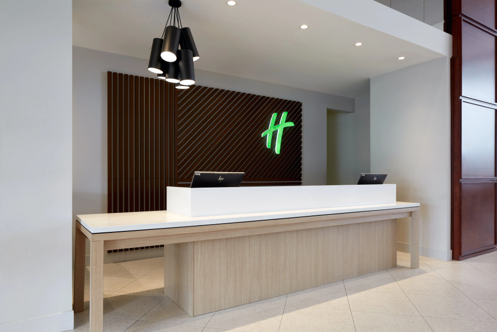 Holiday Inn & Suites Montreal Airport by IHG - Général