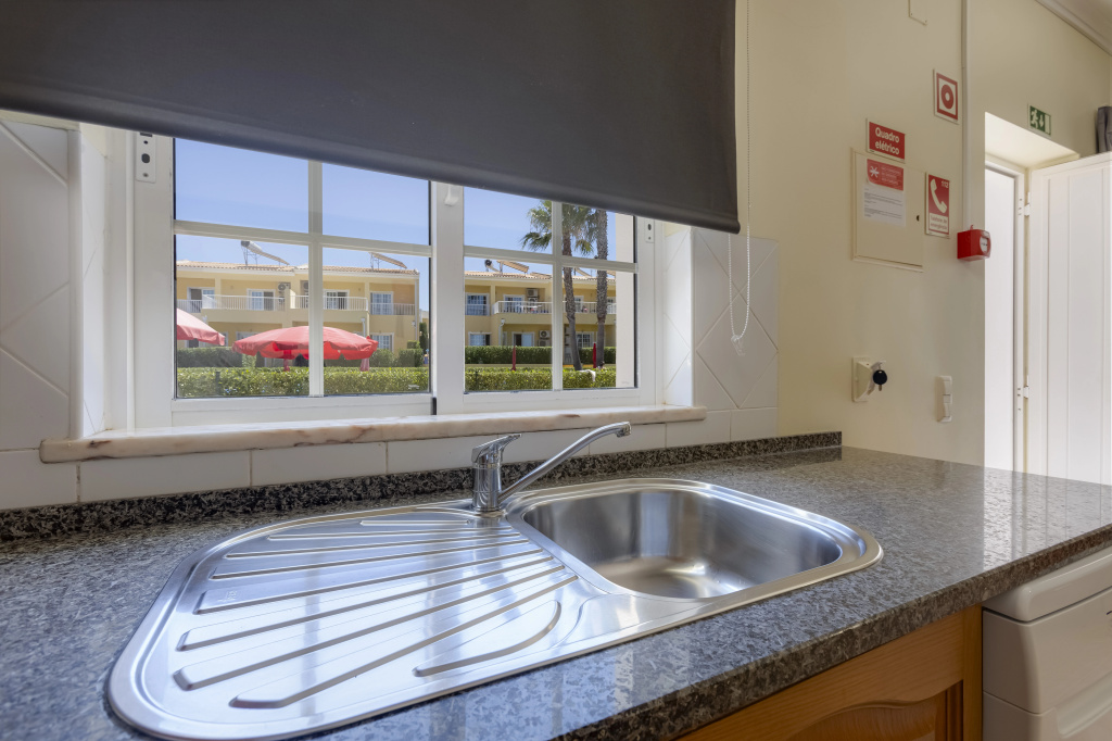 2 Bedrooms Apartment with pool view