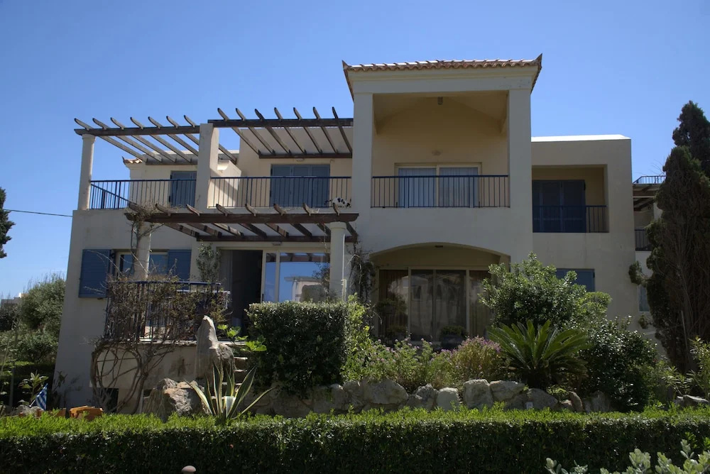 2 Bedroom Apartment on Beach Elias Lower