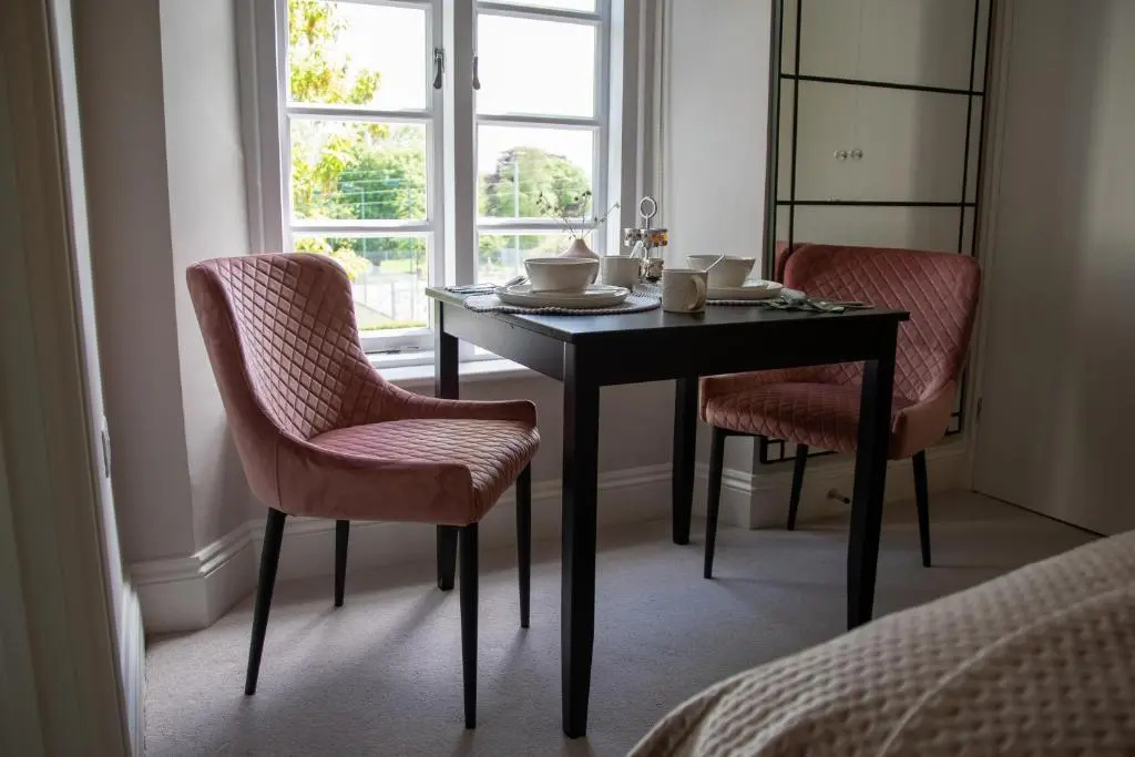 Deluxe Double room (full double bed)