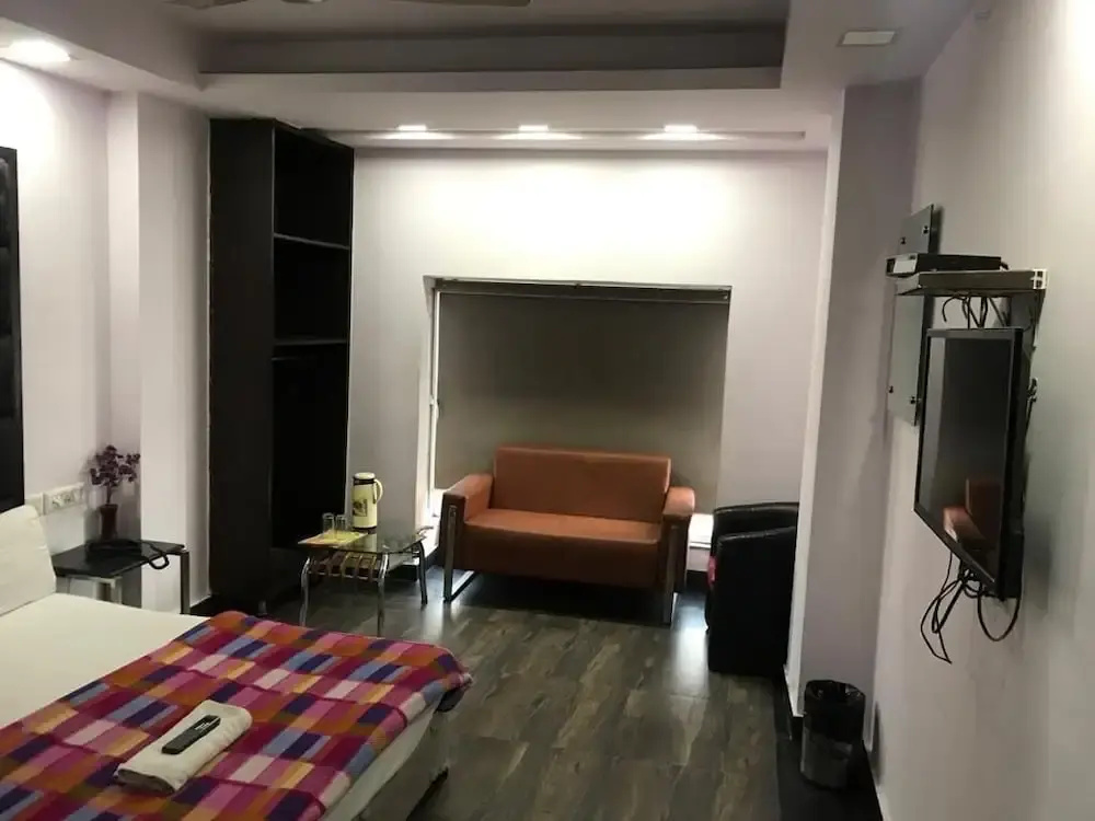 ADB ROOMS Hotel Saya Deluxe - Général