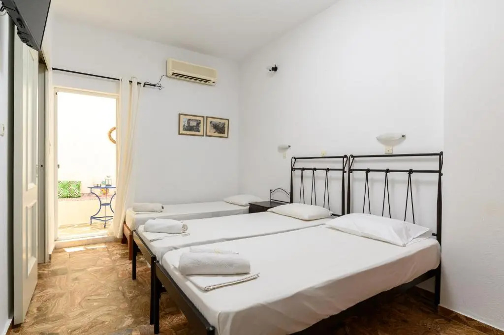 Economy room