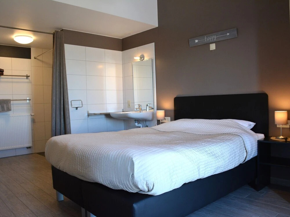 Lovely Holiday Home in Bastogne with Hot Tub - фото 4