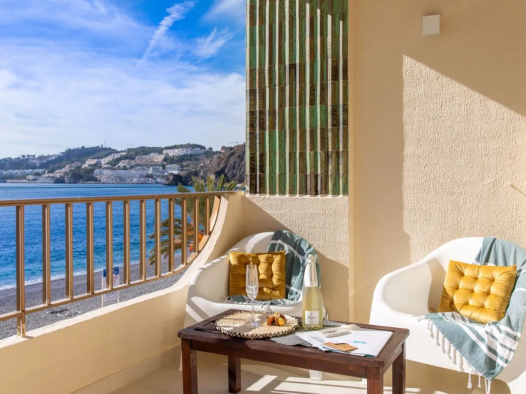 Balcony & Terrace