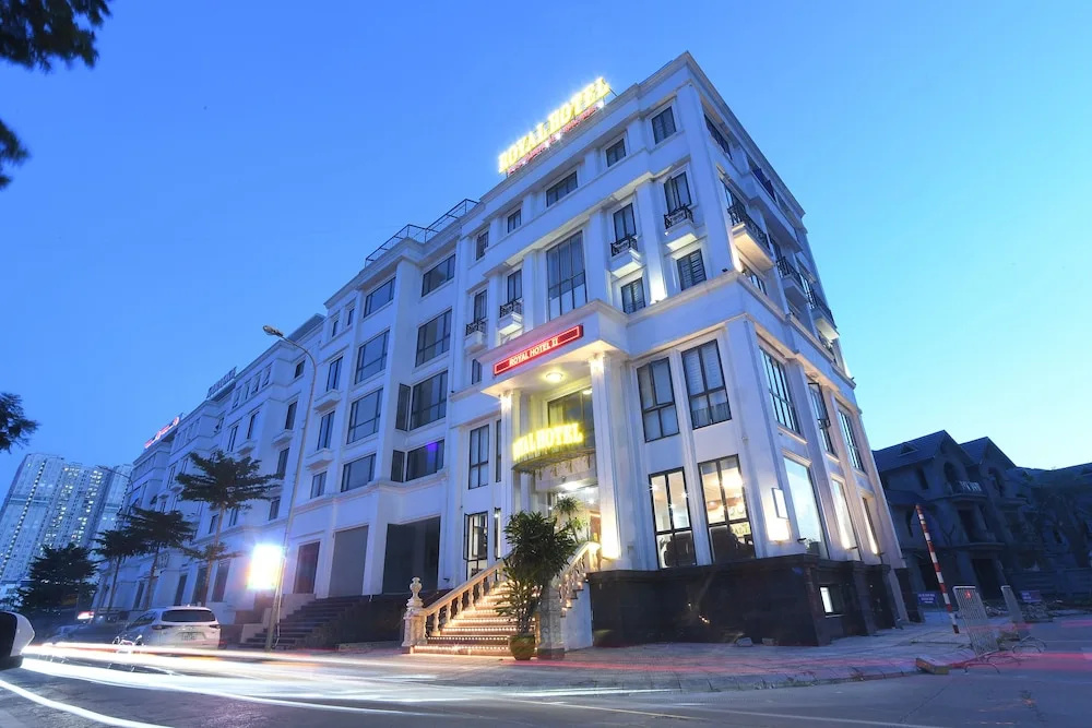 Royal Hotel II