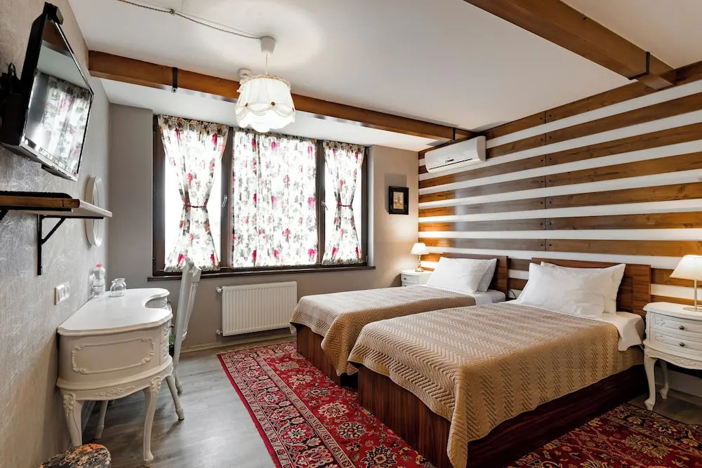 Superior Double room with balcony and with city view (full double bed)