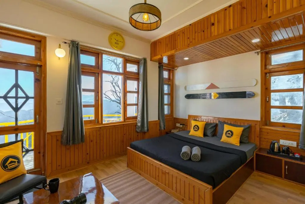 Superior Double room with balcony (full double bed)