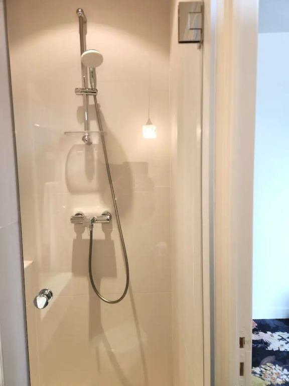 Standard Double room with city view (full double bed)