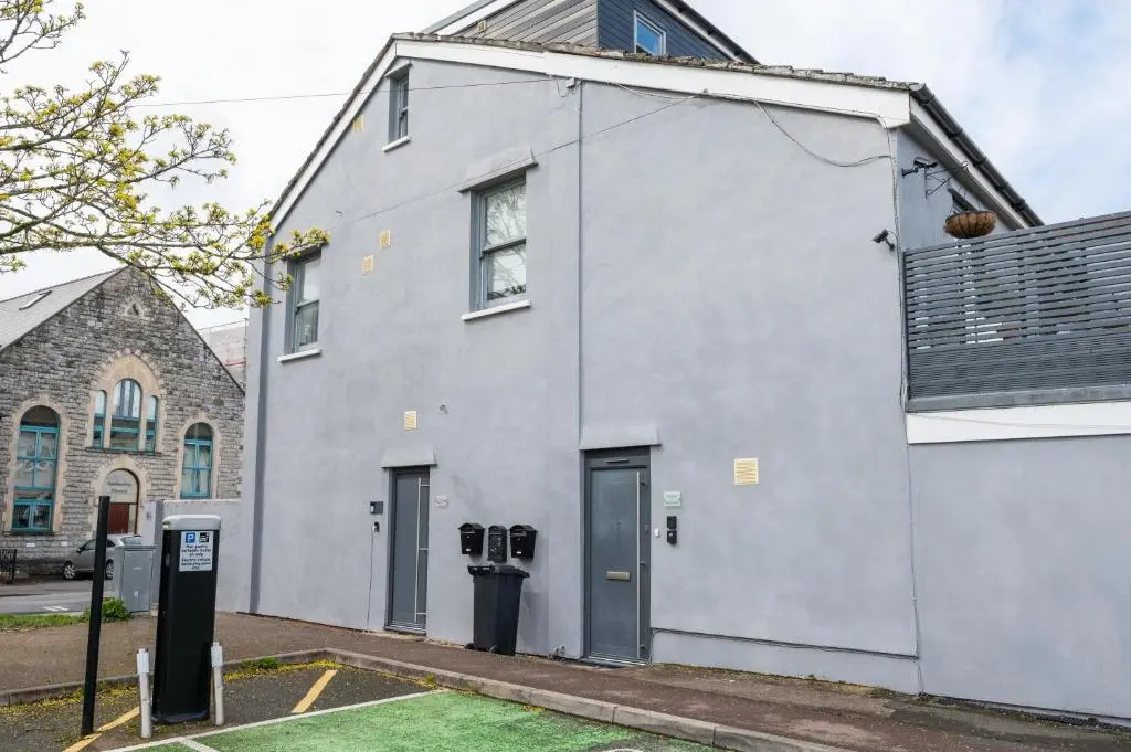 Severn Grove House by Tŷ SA in Severn Grove