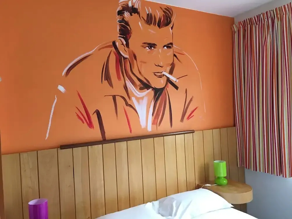 Voir la photo 2 — Hôtel California