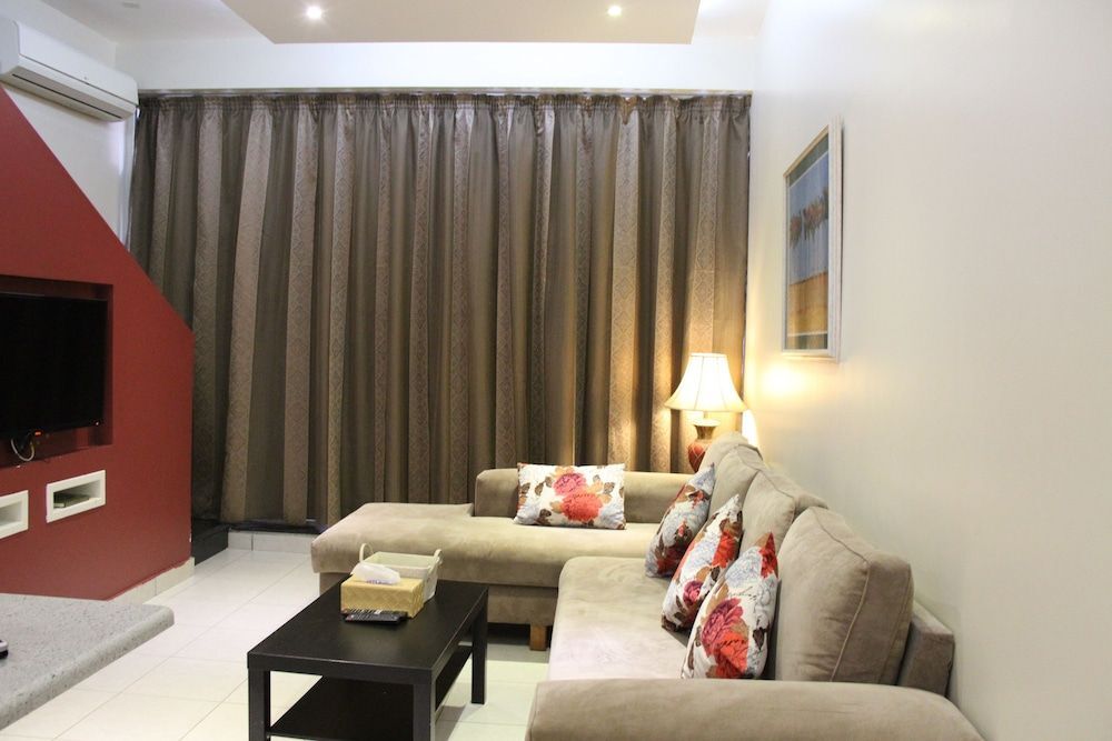 gallery_image_hidden_7